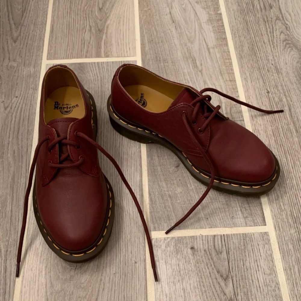 Dr Martens 1461 low top burgundy shoes